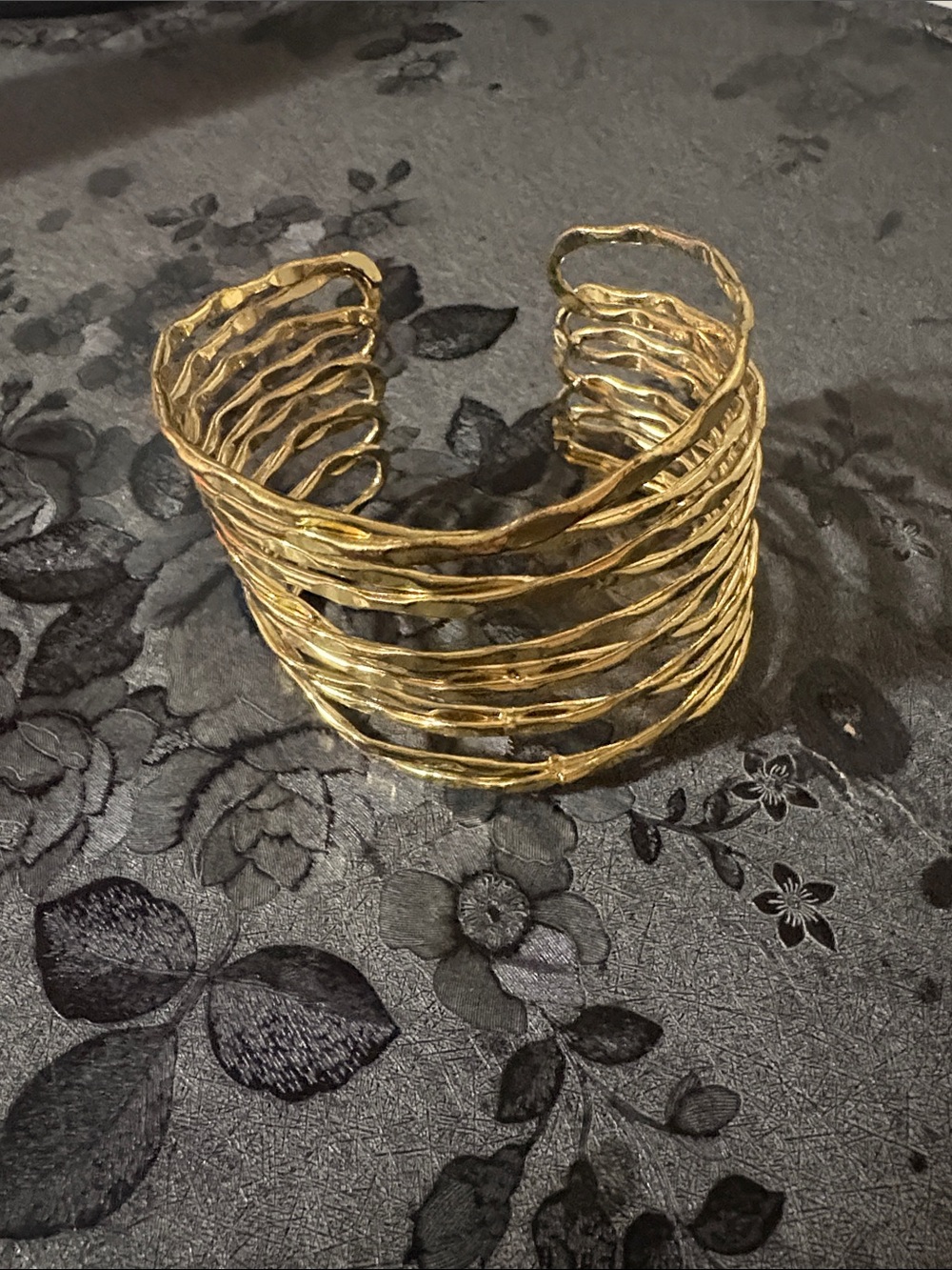 VINTAGE GOLD-TONE TEXTUREDMULTI-BAND ADJUSTABLE BRACELET